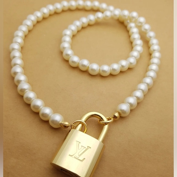 LOUIS VUITTON Lock&Key 🔐 FauxPearl Necklace w/Key on Gold Tone Bracelet Set #316 - Picture 1 of 7